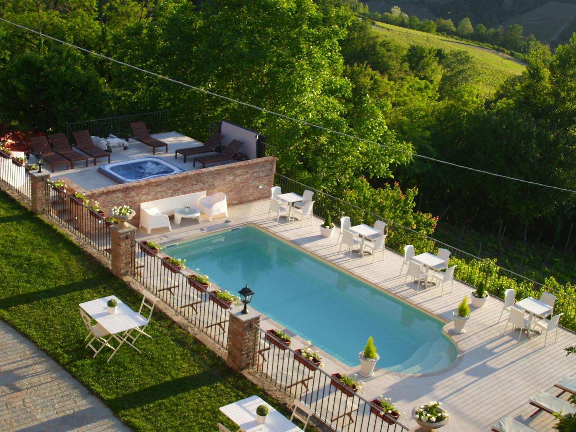 Villa Locanda San Giorgio à Neviglie Extérieur photo