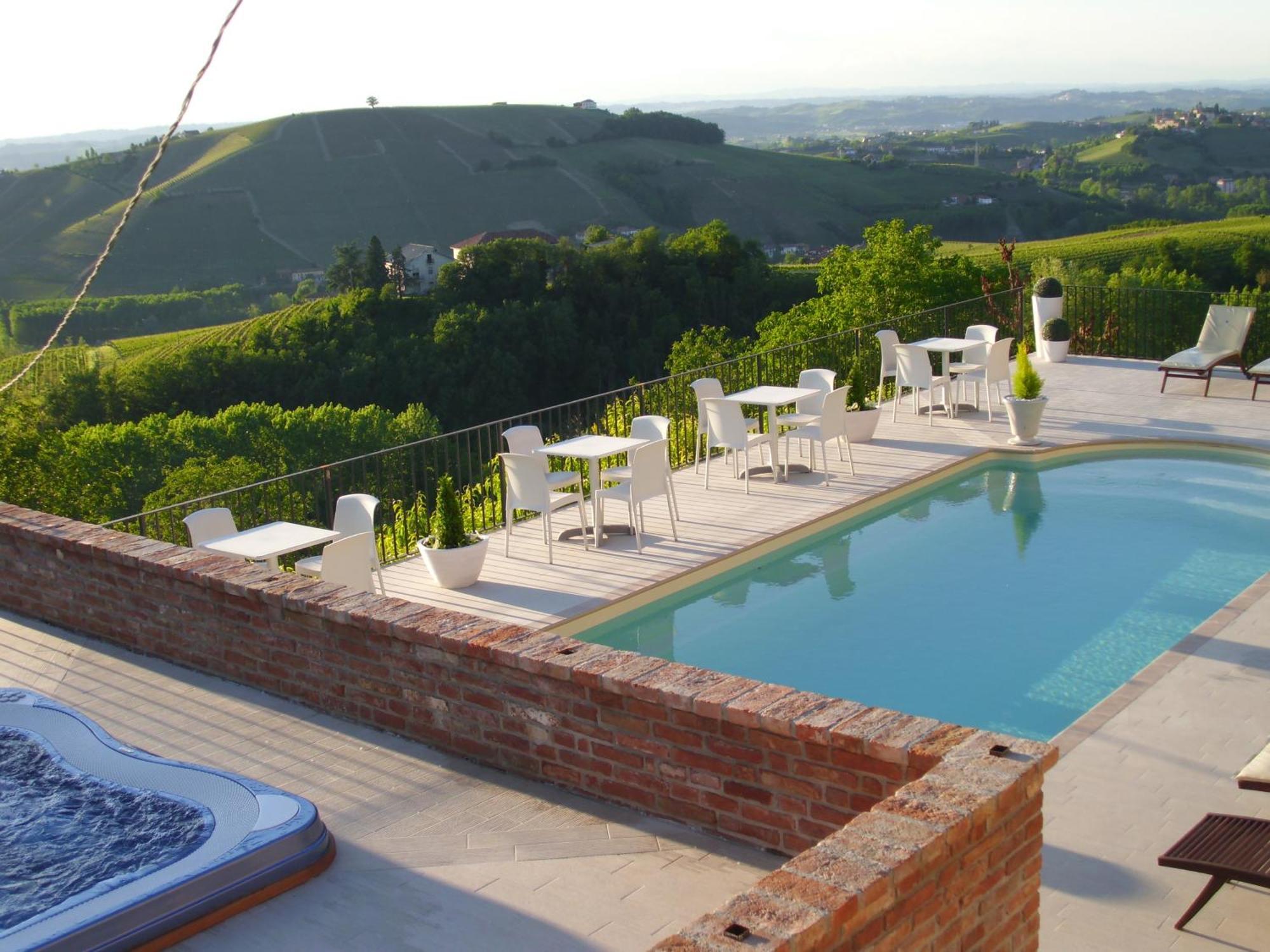 Villa Locanda San Giorgio à Neviglie Extérieur photo