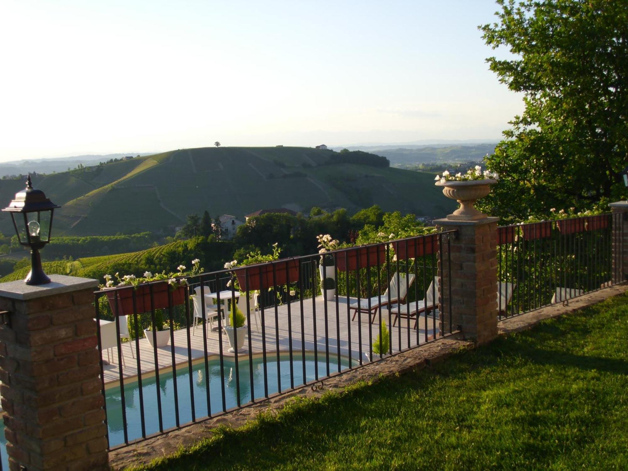 Villa Locanda San Giorgio à Neviglie Extérieur photo