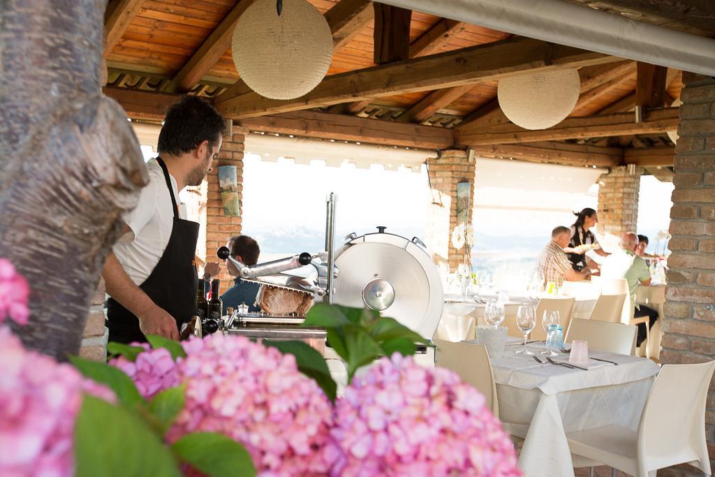 Villa Locanda San Giorgio à Neviglie Extérieur photo